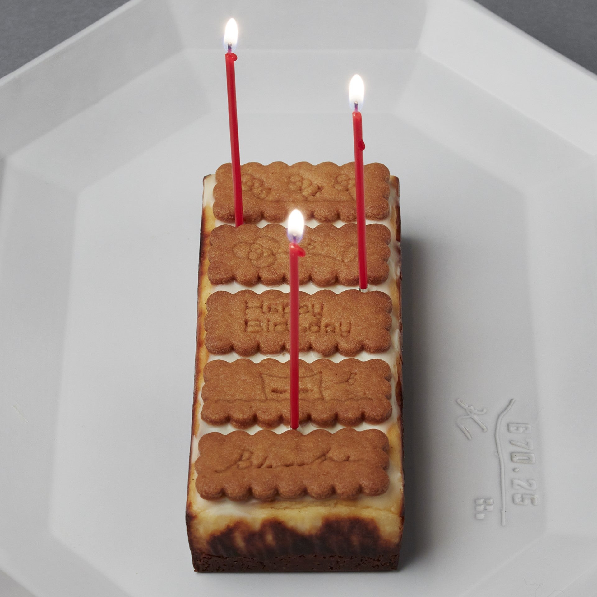 BISCAKE Happy Birthday｜バースデーケーキ 冷凍品